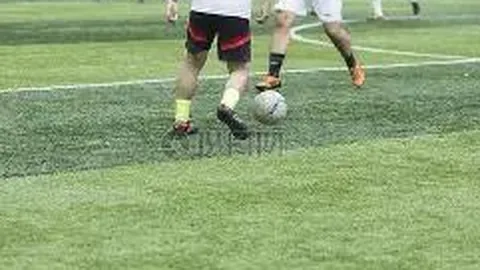 岳云鹏谈剃光头原因：术后恢复期结束出院